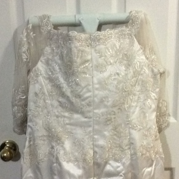 Wedding Dress - Picture 7 of 7